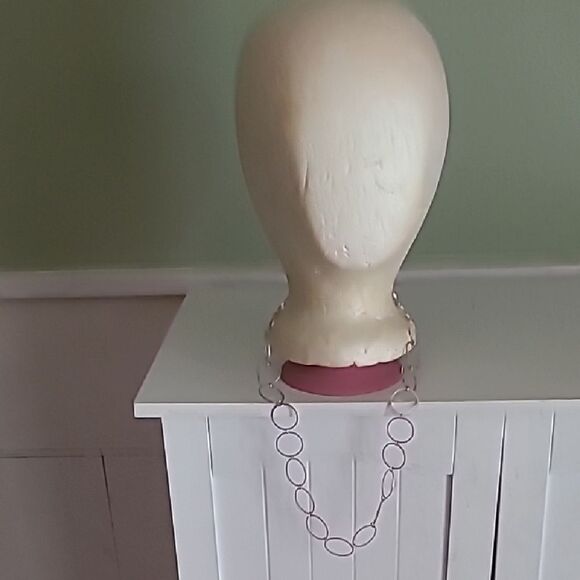 Elegant Silver Necklace - Picture 1 of 5